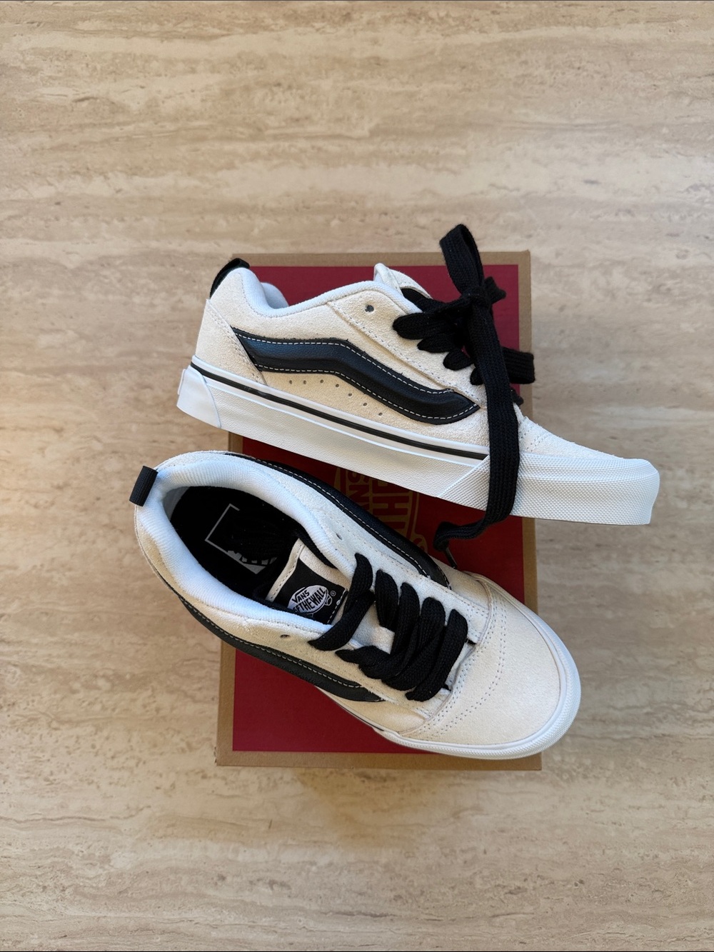 Vans Men’s White and Black Old Skool Low-Top Sneakers